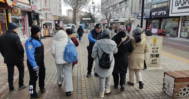 Kütahya da semt pazarlarında dolandırıcılığa karşı bilgilendirme çalışması Kütahya Haberleri