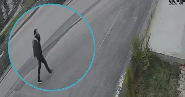 Adınız teröre karıştı yalanıyla 1 milyon TL dolandırdı, kaçış anı kameraya yansıdı Sakarya da 1 milyon liralık vurgun kamerada: Böyle uzaklaştı Sakarya polisinden İstanbul a uzanan takip Sakarya Haberleri