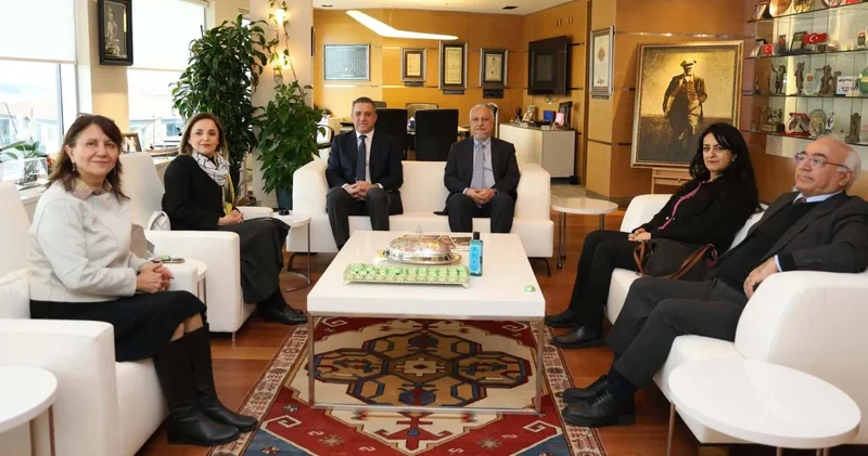 DEM Parti Heyeti, Suriye nin kuzeyine yönelik saldırılar gündemiyle sivil toplum örgütlerini ziyaret etti