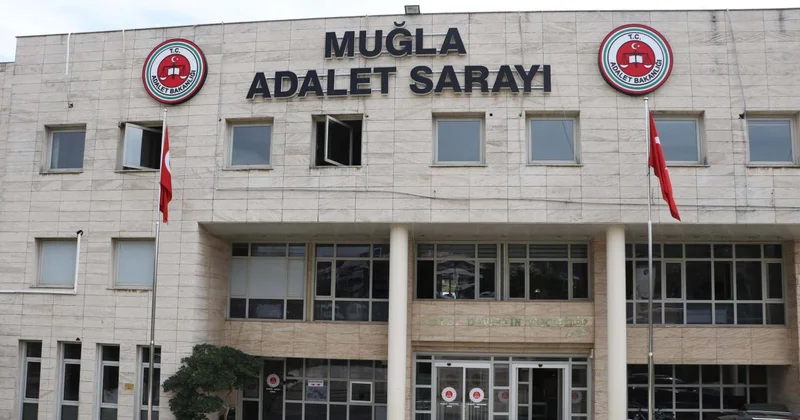 Kendisini polis olarak tanıttığı kadının 2 milyon lirasını dolandırdı