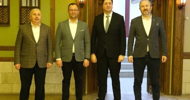 Tavşanlı Gençlik ve Spor İlçe Müdürlüğü nde Taha Pişkiner dönemi başladı Yerel yöneticilerle ilçenin spor altyapısı ve gençlik projelerini görüştü Kütahya Haberleri