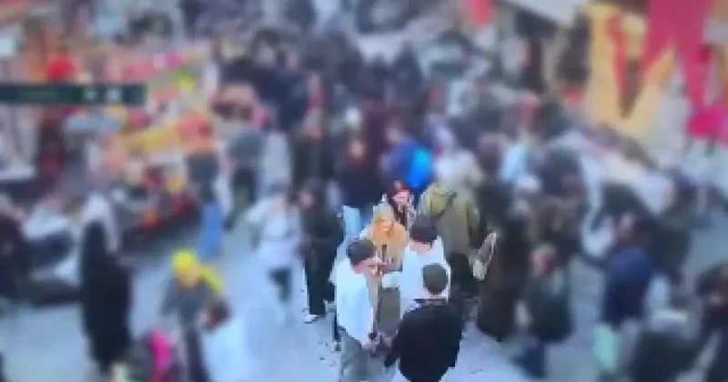 Görüntü İstanbul un tarihi semtinden! Turisti tekme tokat dövdü