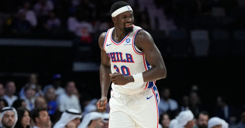 NBA de Adem Bona lı Philadelphia, Milwaukee yi devirdi Basketbol Haberleri