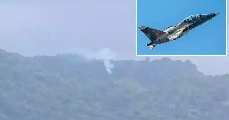 Vietnam da askeri uçak düştü