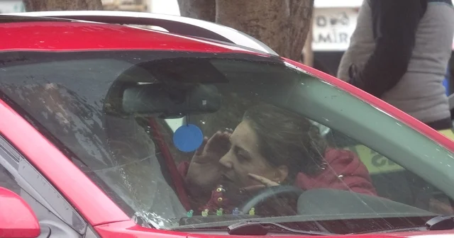 Araç içerisinde ölü bulundu, eşinin gözyaşları yürek dağladı Sanayiden parça alıp bindiği otomobilin gazı takılı kalınca acı tablo ortaya çıktı Antalya Haberleri