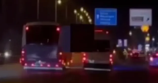 Antalya’da trafikte yarış yapan halk otobüsü ve servis aracı sürücülerine ceza yağdı VİDEO İZLE