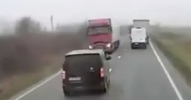 PAOK taraftarlarını taşıyan minibüs Romanya’da facia yaptı: 7 ölü VİDEO İZLE