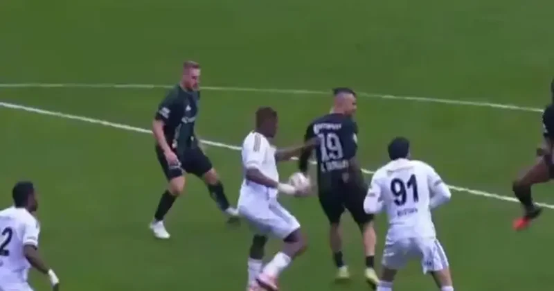 Beşiktaş maçına damga vuran pozisyon! Kocaelispor penaltı bekledi, son anlar nefes kesti... Fanatik Gazetesi Futbol Haberleri Spor