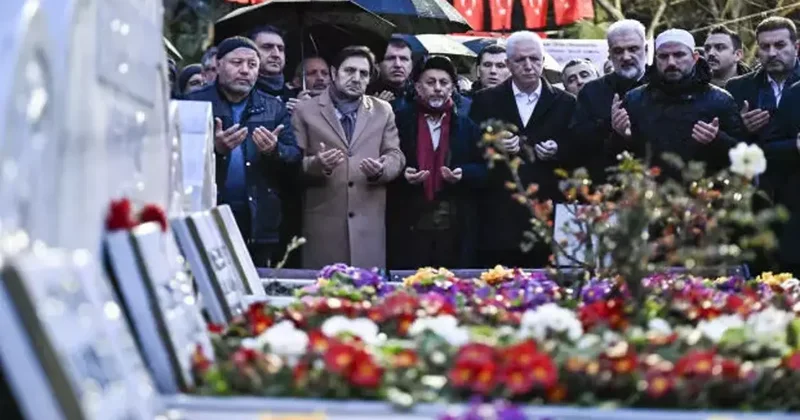 Eski başbakanlardan Necmettin Erbakan kabri başında anıldı