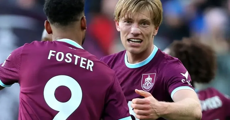 15 dakika içinde 3 0 dan geri döndükleri maçta 90+3 te dramatik son