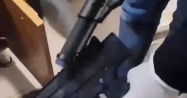 İzmir de kendini vuran şüphelinin evinden cephanelik çıktı İzmir Haberleri