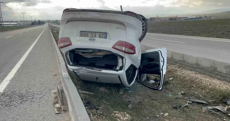 Eskişehir de Takla Atan Araçta 5 Yaralı