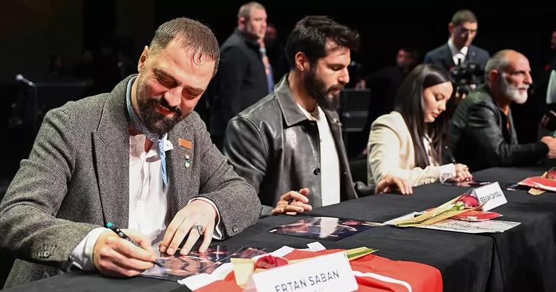 Ramazan etkinlikleri kapsamında Mehmed: Fetihler Sultanı dizisi oyuncuları sevenleriyle buluştu