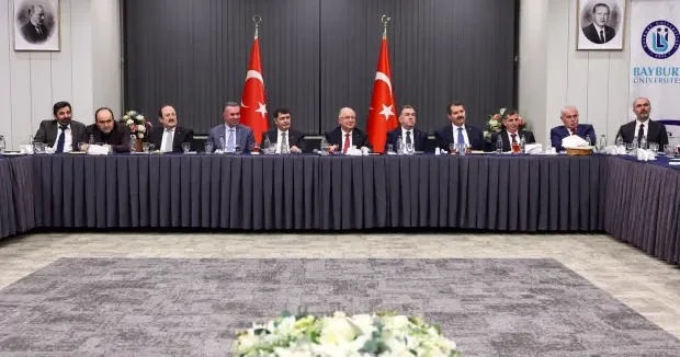 Bayburt haberleri Bayburt Üniversitesi Kalkındırma Vakfı iftar sofrası kurdu 28 Şubat 2026