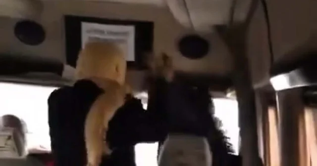 Minibüste kadınların sigara içme kavgası kamerada Aydın Haberleri