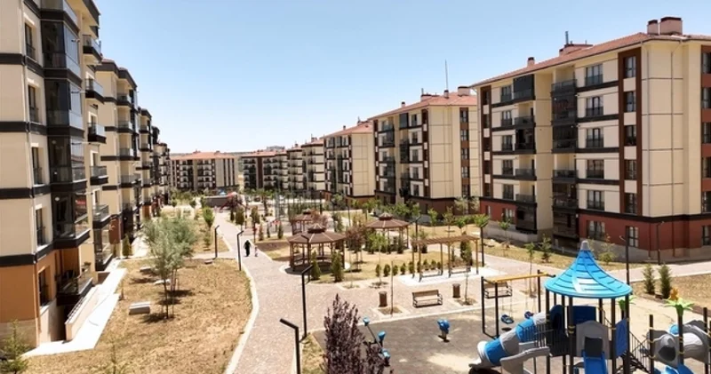 TOKİ KURA TAKVİMİ 2 8 MART 2026: Bu hafta TOKİ kura çekimi yapılacak iller hangileri? İzmir, Ankara, İstanbul TOKİ kura sonuçları ne zaman açıklanacak?