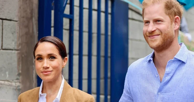 Görür görmez Bu müstehcen deyip emri verdi: Derhal çöpe atın şunu... Bu evde çocuk büyüteceğiz!