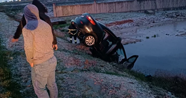 Mardin de kayganlaşan yolda 3 araç şarampole devrildi: 9 yaralı Mardin Haberleri