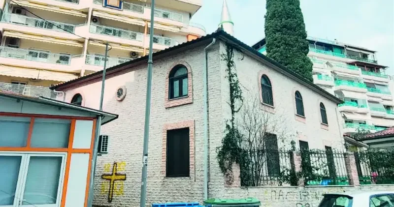 İskeçe’de camiye haç provokasyonu Aktüel Haberleri