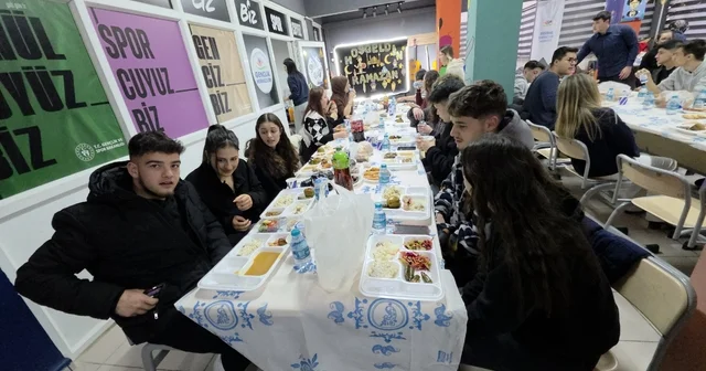 Edirne de imece usulü iftar: Okul içinde Ramazan bereketi Edirne Haberleri