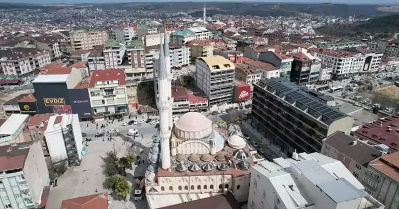 İlçeyi önce üzen sonra sevindiren haber: 46 yıllık Arnavutköy Merkez Camii yıkılıyor