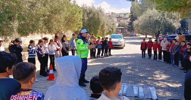 Jandarma ekiplerinden öğrencilere trafik bilinci eğitimi Aydın Haberleri