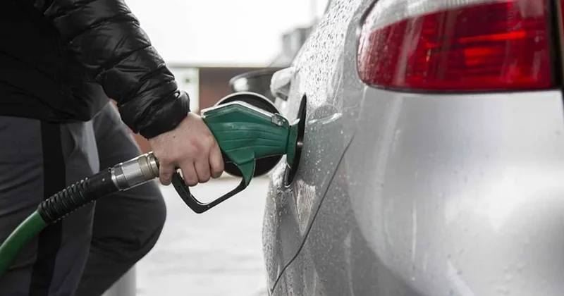 Dizel fiyatı 2 katına çıkınca hükümet düğmeye bastı: Fiyatlar 1 gecede yüzde 26 düştü Sözcü Gazetesi