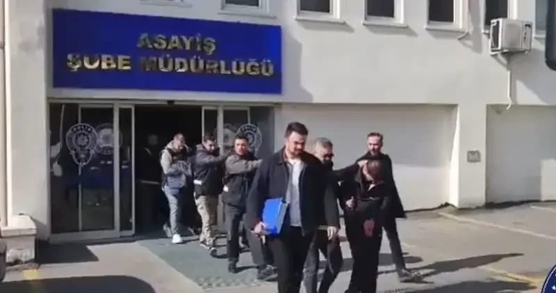 Sanal medyada tanıştıkları kişileri silahla tehdit edip para alan 15 şüpheli tutuklandı