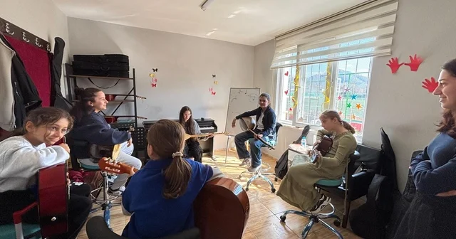 Salıpazarı Gençlik Merkezinde gençler müzikle buluşturuluyor Samsun Haberleri