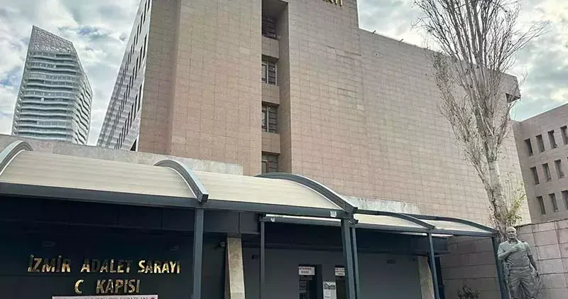 İzmir de sahte site açıp, dolandırıcılık yapan 25 şüpheli tutuklandı