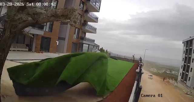 Denizli deki fırtınadan Necati ve Saykolar grubunun bas gitaristi de etkilendi Denizli Haberleri