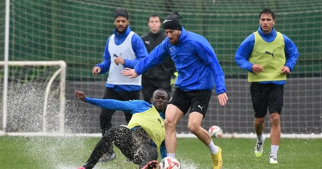 Manisa FK da Adana Demirspor mesaisi sürüyor Manisa Haberleri