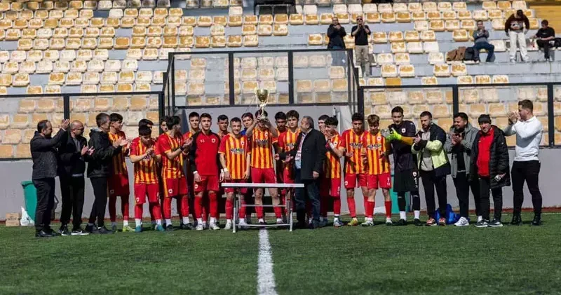 Çatalcaspor U18 Takımı, İstanbul Şampiyonası ve Türkiye Şampiyonası’nda oynamaya hak kazandı