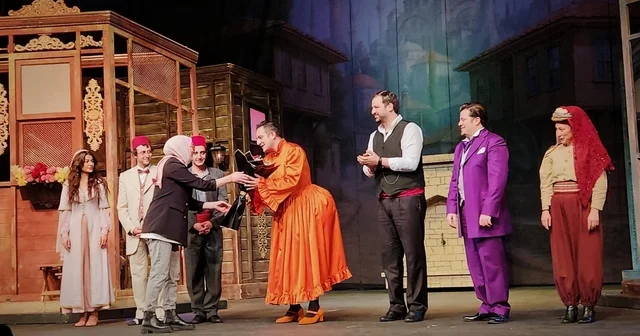 TDED Kadın Komisyonu, sahnede oyuncuların dünya tiyatro gününü kutladı Erzurum Haberleri