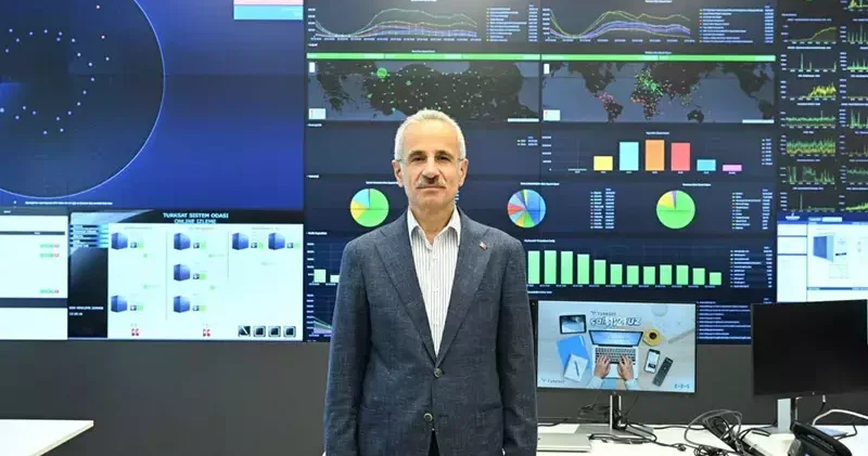 Bakan Uraloğlu: Çevrim içi medyada geçirilen haftalık süre 41 saat 37 dakikaya ulaştı