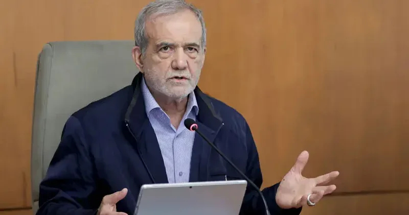 Pezeşkiyan dan Körfez ülkelerine mesaj: Düşmanlarımızın savaşı topraklarınızdan yürütmesine izin vermeyin