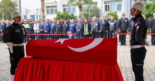 Mersin de geçirdiği kazada şehit olan polis memuru için tören düzenlendi Mersin Haberleri
