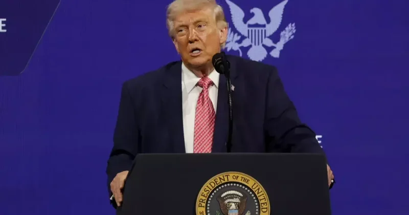 Trump tan gazetecilere: Bana her şeyi sorabilirsin, seksten bahsedebilirsin