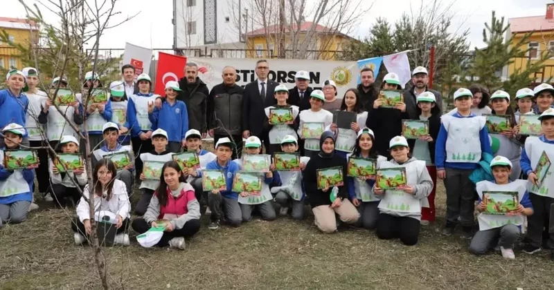 Bayburt’ta öğrenciler Orman Haftası kapsamında fidan dikti