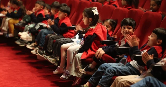 Aydın da yetişkinler ve çocuklar için tiyatro etkinlikleri sahnelendi Aydın Haberleri