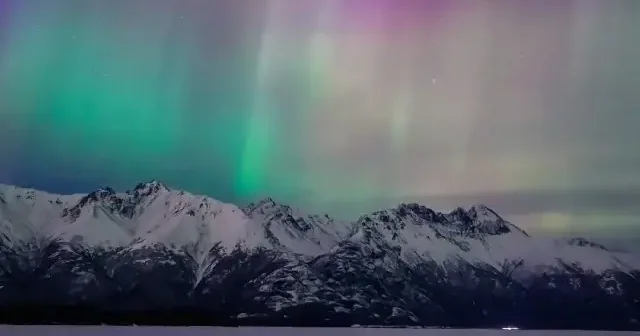 Alaska semalarında Kuzey Işıkları gözlendi VİDEO İZLE