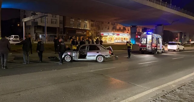 Kaza yapan sürücünün yakını sinir krizi geçirdi Kayseri de otomobil ile cip çarpıştı: 3 yaralı Kayseri Haberleri