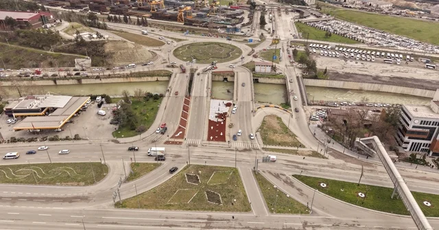 Karabük Belediyesi kavşaklara estetik kazandırmaya devam ediyor Karabük Haberleri