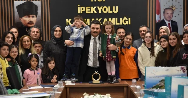 Van da kitap okuma yarışmasında dereceye girenler ödüllendirildi Van Haberleri