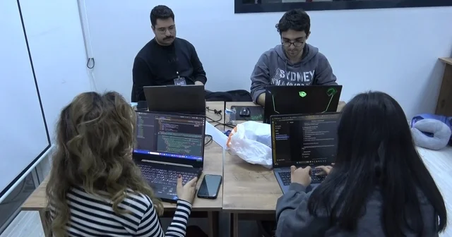 Sivas ta 18 takımın katıldığı uzay odaklı proje yarışması yapılıyor Sivas Haberleri