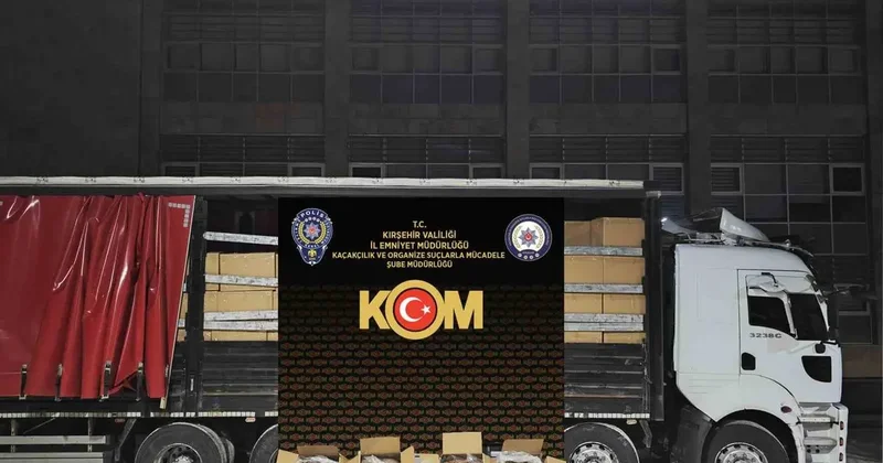 Kırşehir’de durdurulan kamyonda 5,5 ton kaçak tütün ele geçirildi