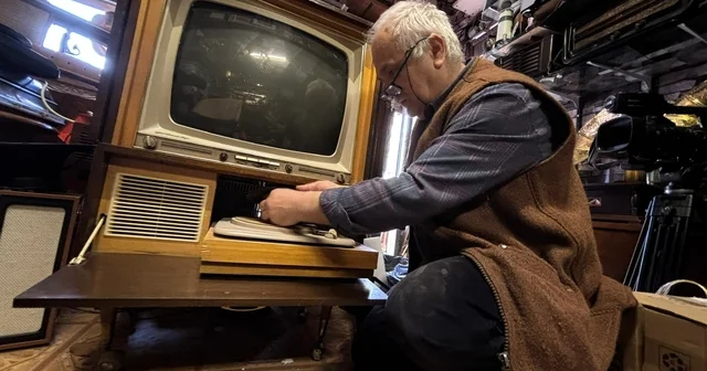 Nostalji doktoru , 40 yıldır tamirini yaptığı antika radyolara yeniden ses veriyor Bursa Haberleri