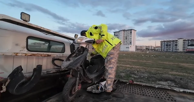 Karaman da elektrikli bisiklet sürücüsü yaptığı kazada yaralandı Alkollü olduğu belirlenen sürücüye 73 bin lira para cezası yazıldı Karaman Haberleri