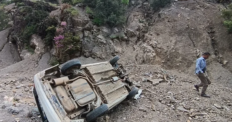 Gaziantep te otomobil dere yatağına devrildi: Sürücü yaralandı Gündem Haberleri
