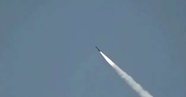 Pakistan ordusu savaşa hazırlanıyor: Hipersonik füzesini test ettiler!